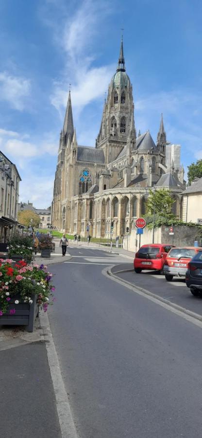 Apartamento Le P'Tit Croissant Bayeux Exterior foto